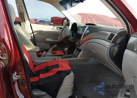 2010 Subaru Forester 2.5X Premium z USA, uszkodzony, nr VIN JF2SH6CC4AH903797